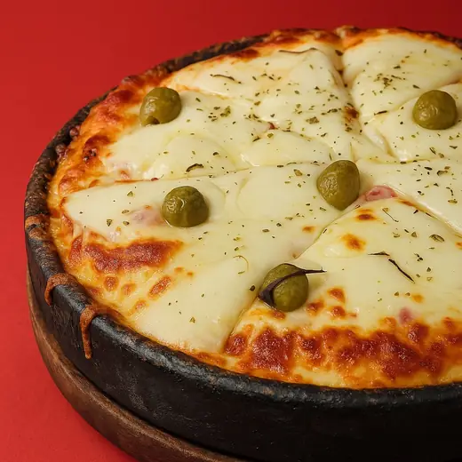 Pizza Mato Grosso e Matias, da Xororó, na forma preta